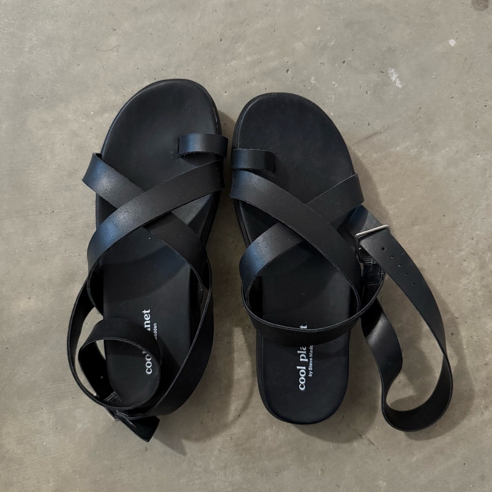Steve Madden cool planet Black Strappy Sandals